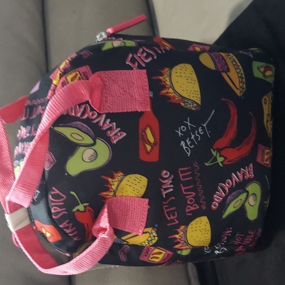 BETSEY JOHNSON Taco Insulated Lunch Tote - Picture 6 of 10